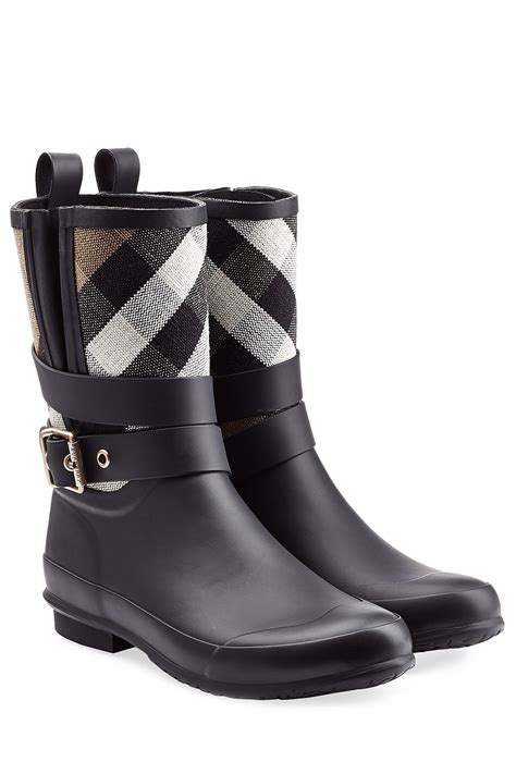 boots burberry black